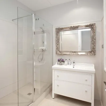 Modern Apart Saint-tropez 8+ Saint-Tropez